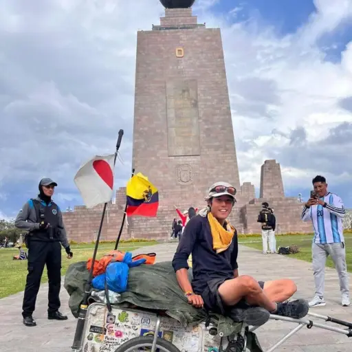 Atsushi Yao, aventurero japonés que cruza América a pie, pierde equipo en Quito