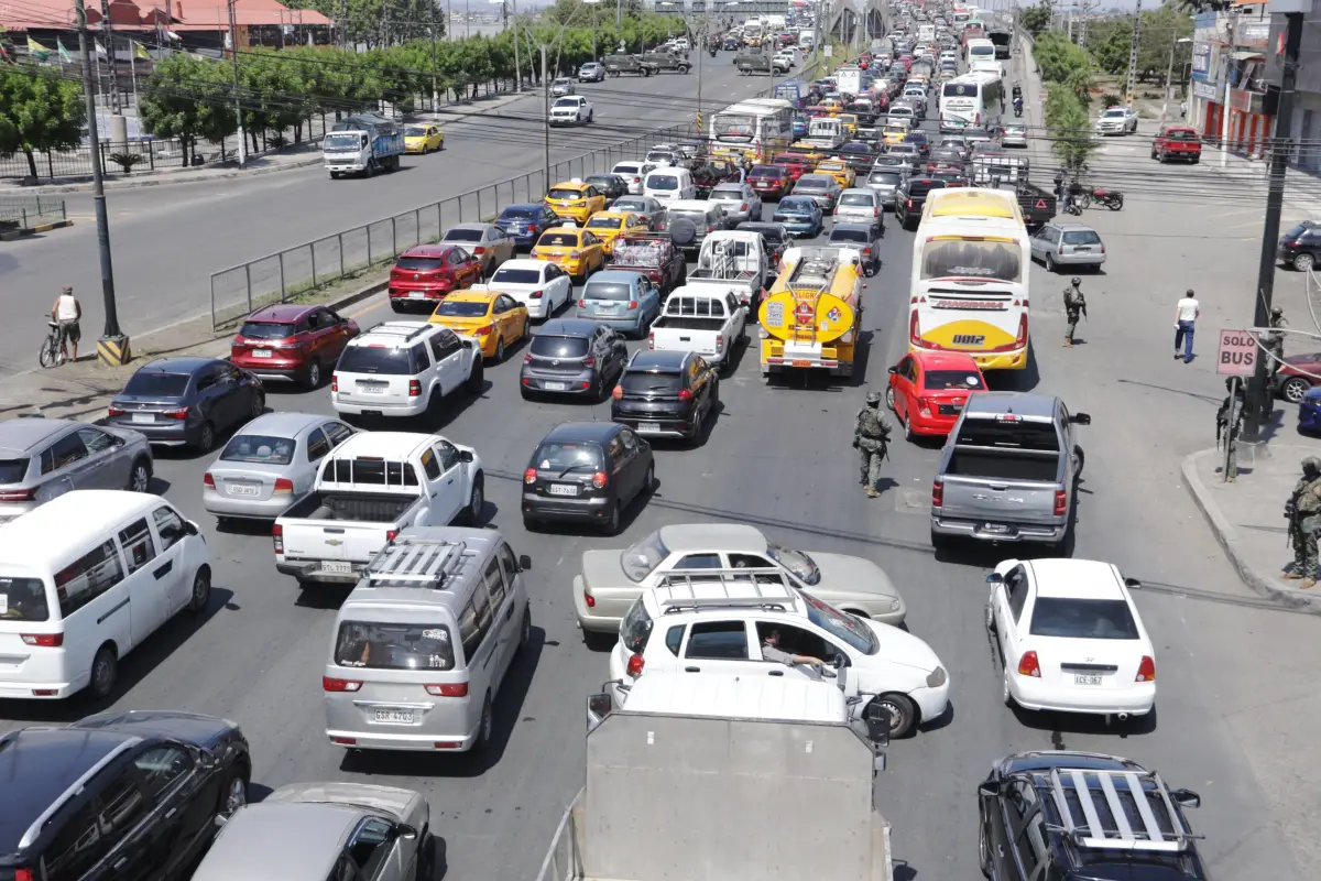 tercera placa vehicular ecuador militares control transito seguridad