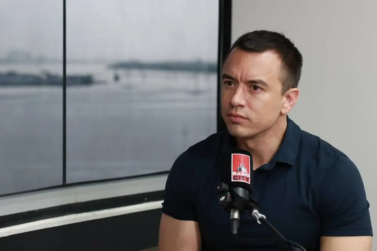 Daniel Noboa Presidente de Ecuador durante una entrevista radial