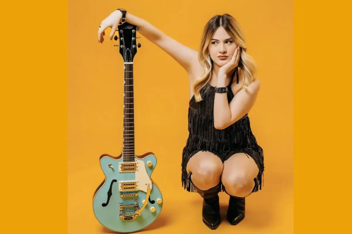 La artista ecuatoriana Mar Rendón, de 22 años.