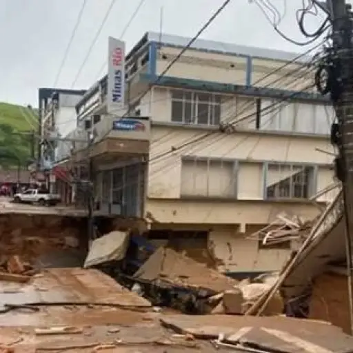 Aumentan a 37 los muertos y 33 los desaparecidos por las lluvias torrenciales en el sureste de Brasil