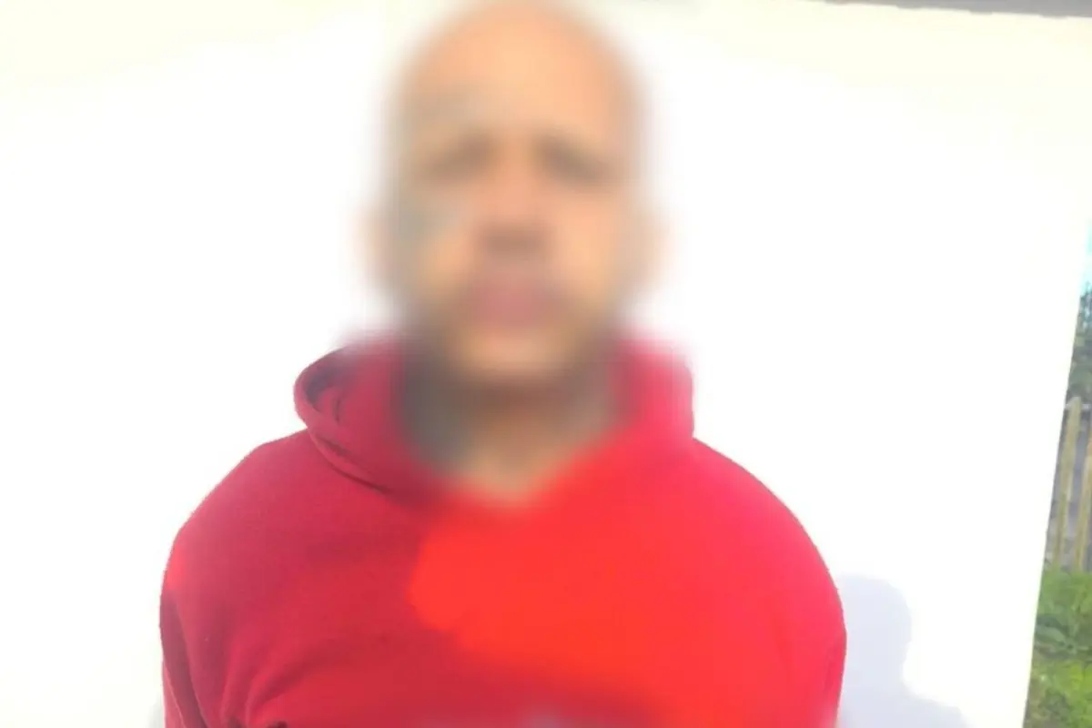 Cae en Santo Domingo prófugo con sentencia por armas y presuntos vínculos criminales