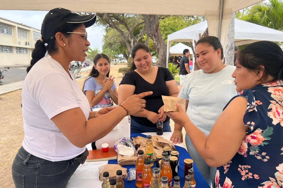 Las ferias se convierten en un espacio para dar a conocer nuevos productos, Wellington Vélez