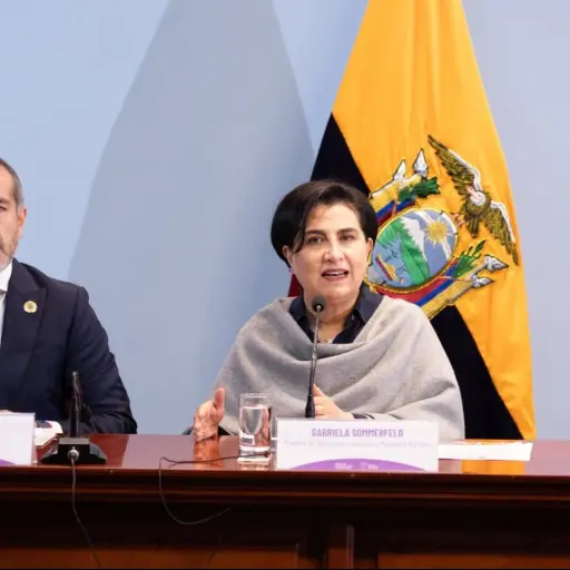 La Cancillería de Ecuador logra alianzas para impulsar becas y empleo formal en el exterior