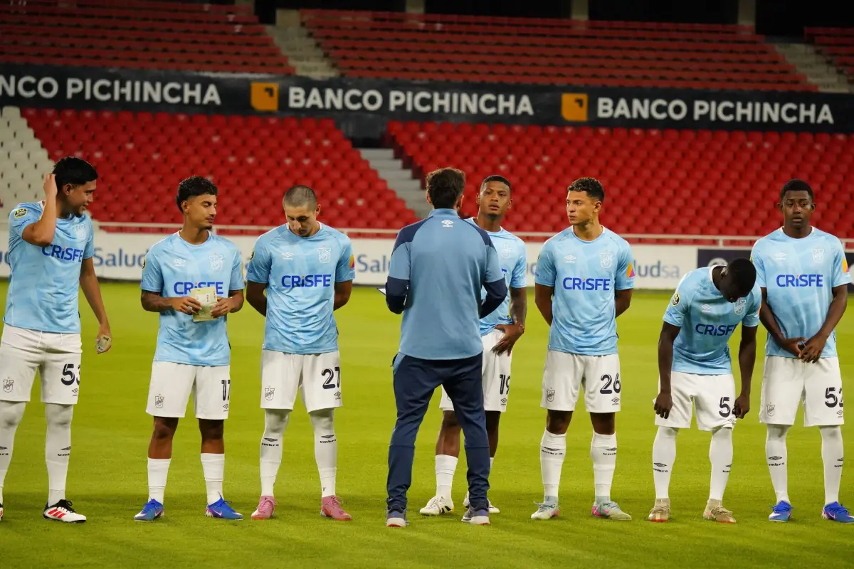Universidad Católica se presentó en el Rodrigo Paz para el choque ante Emelec