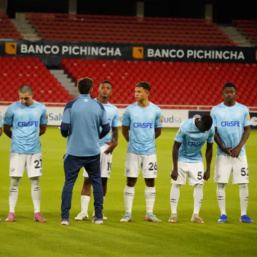 Universidad Católica se presenta ante notario en el Rodrigo Paz y apunta a ganar puntos en mesa tras ausencia de Emelec  