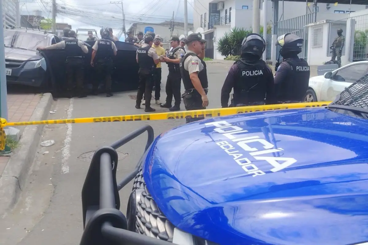 Ataque armado en Manta en la intersección de la calle 310 y avenida 4 de Noviembre donde dos hermanas fallecieron el 22 de febrero de 2026.