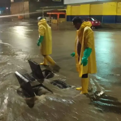 Manabí: Lluvia de casi cinco horas causó inundaciones, arrastre de sedimentos y problemas viales este 23 de febrero