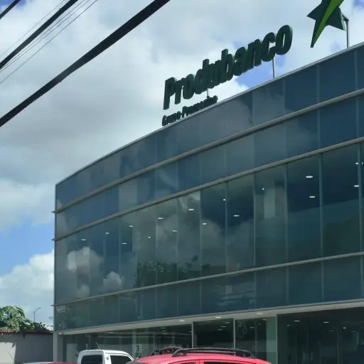 Produbanco atribuye retiros no autorizados a fraudes de ingeniería social