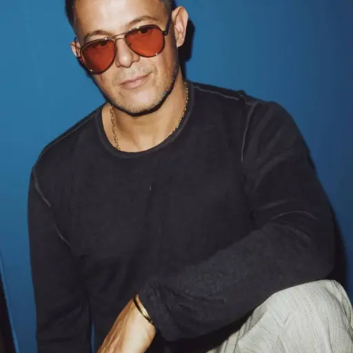 Alejandro Sanz enamora a Quito en una noche marcada por la cercanía y la emoción