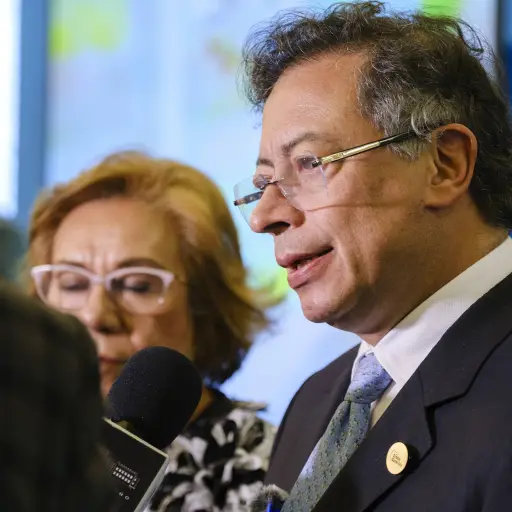 Petro firma un decreto para blindar el salario mínimo en Colombia: “Es un pacto por la vida”