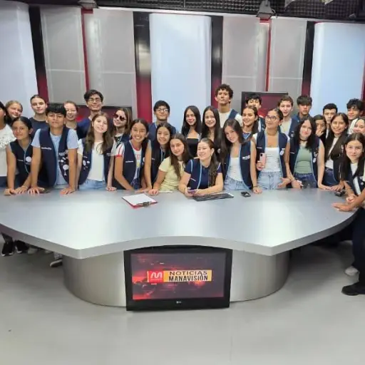 Jóvenes de Interact conocen el trabajo periodístico en visita a Medios Ediasa