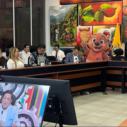 Alcalde Wilson Erazo cuestiona cumplimiento de jornadas en el Concejo Municipal y reabre tensiones internas