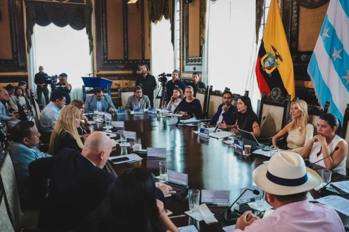 Ediles de Guayaquil critican reformas al COTAD, Municipio de Guayaquil