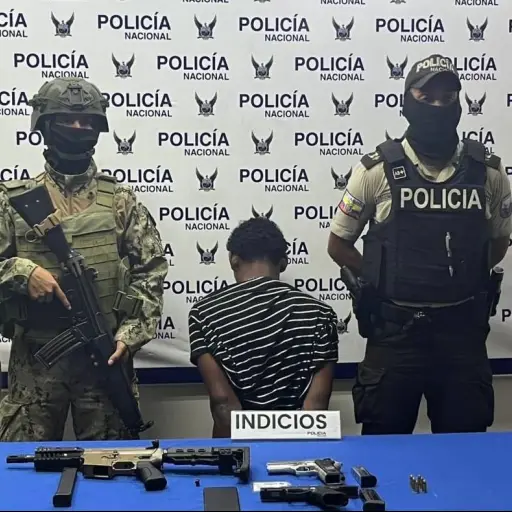 Un menor de edad fue aprehendido con armas de fuego durante operación militar