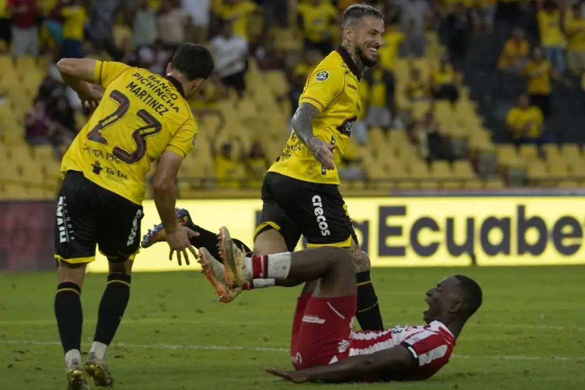 Darío Benedetto le da el triunfo a Barcelona en un debut lleno de jerarquía en la LigaPro.