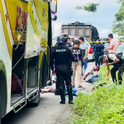 Robo armado en bus interprovincial deja un muerto y un detenido en la vía La Concordia–Santo Domingo
