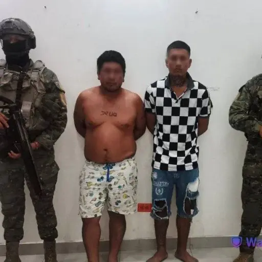 Operativo en Pedernales termina con dos detenidos y un revólver artesanal incautado