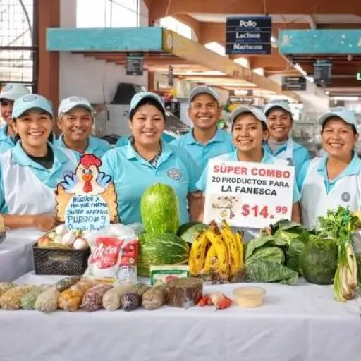 Mercado San Francisco de Quito inicia temporada de fanesca con platos y combos de ingredientes
