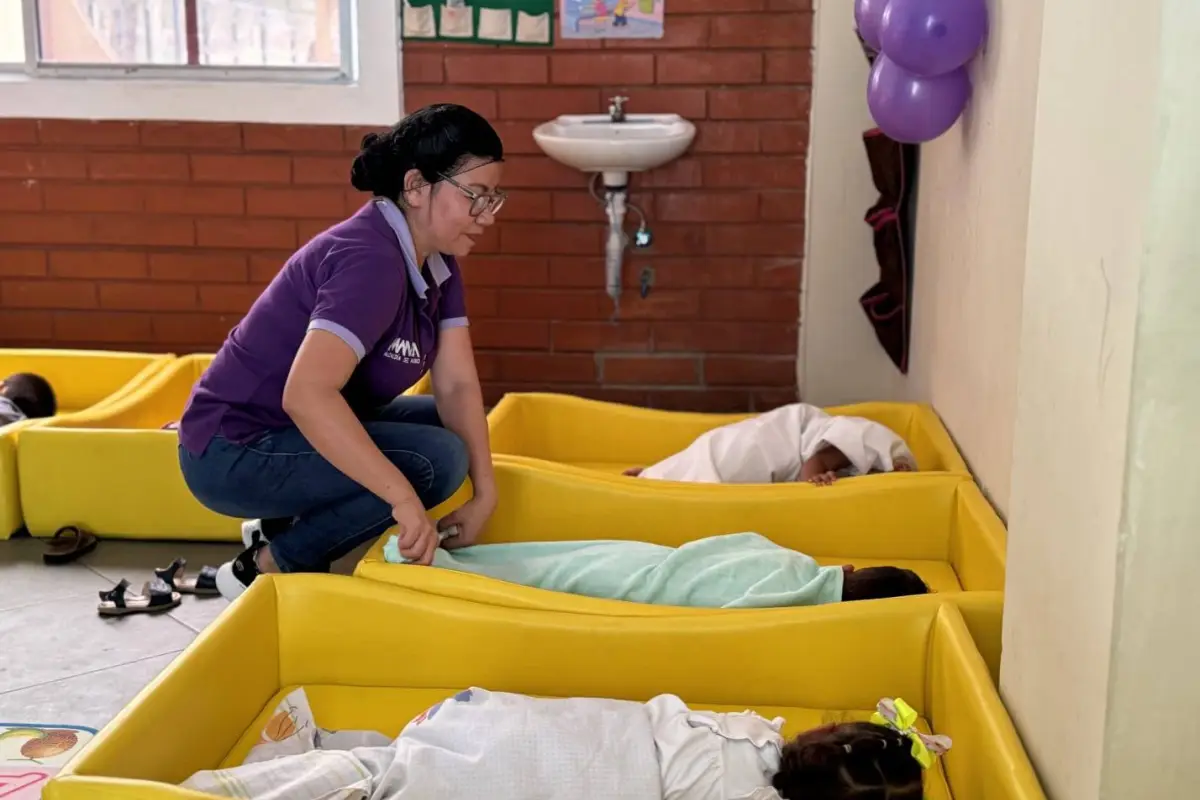 198 niños de tres centros infantiles se benefician con donación del Rotary Club., El Diario