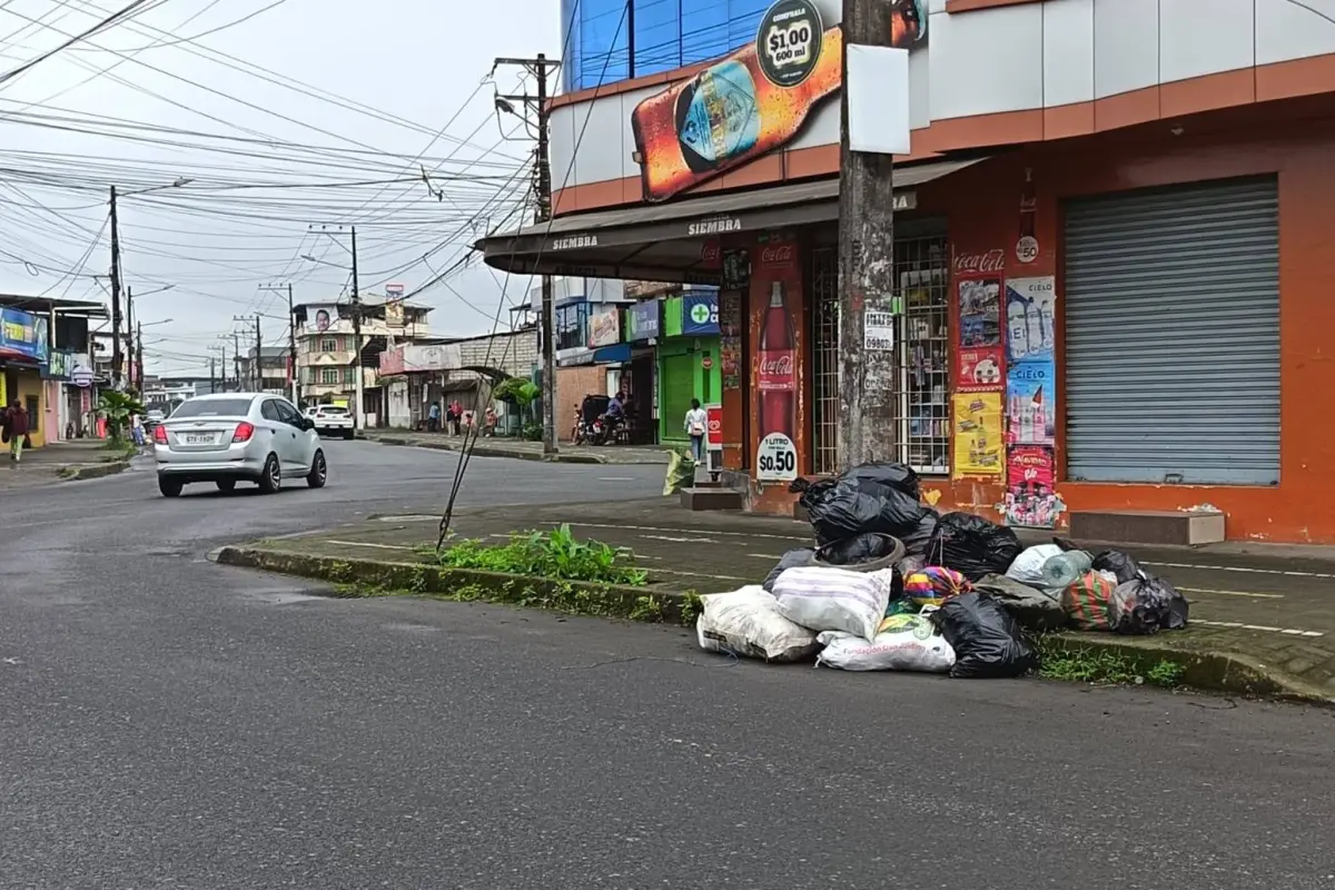 En varios sectores los vecinos reportaron acumulación de basura debido al toque de queda., Centro