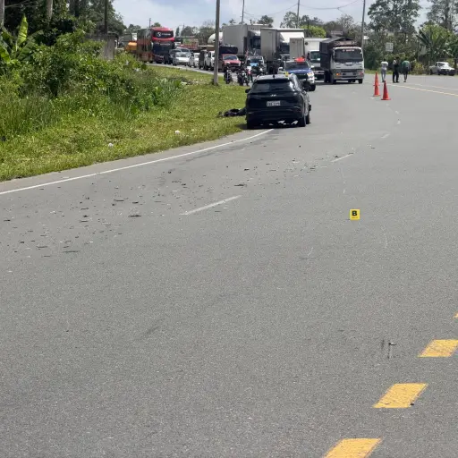 Santo Domingo: motociclista resulta herido tras accidente en la vía a Quevedo