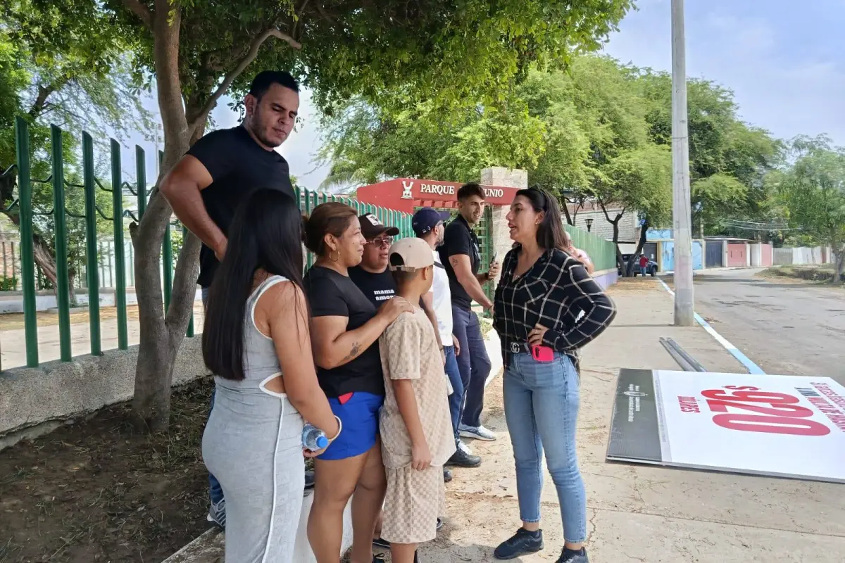 Vecinos del barrio 5 de Junio durante una socialización del proyecto CR7 que promueve el reciclaje., El Diario