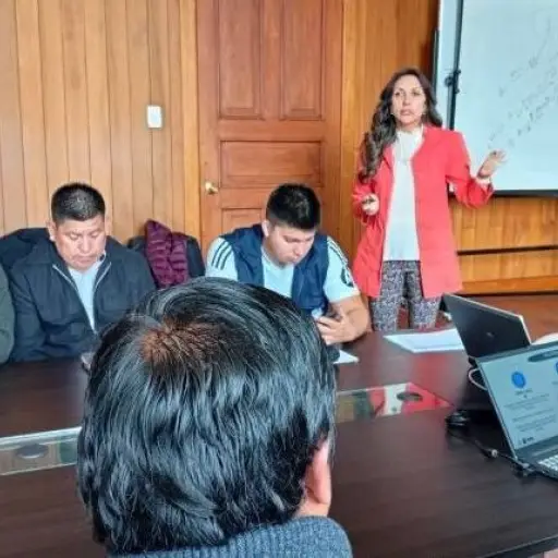 Quito capacita a operadores de transporte público para prevenir corrupción y reducir siniestros en las vías