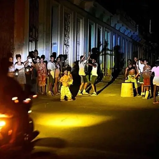 Un fuerte sismo golpeó a Cuba durante la madrugada y en plena crisis energética