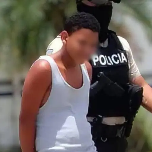 Menor de 13 años de edad, supuestamente vinculado a grupo criminal, es investigado y buscado por nuevo hecho violento en el distrito Manta