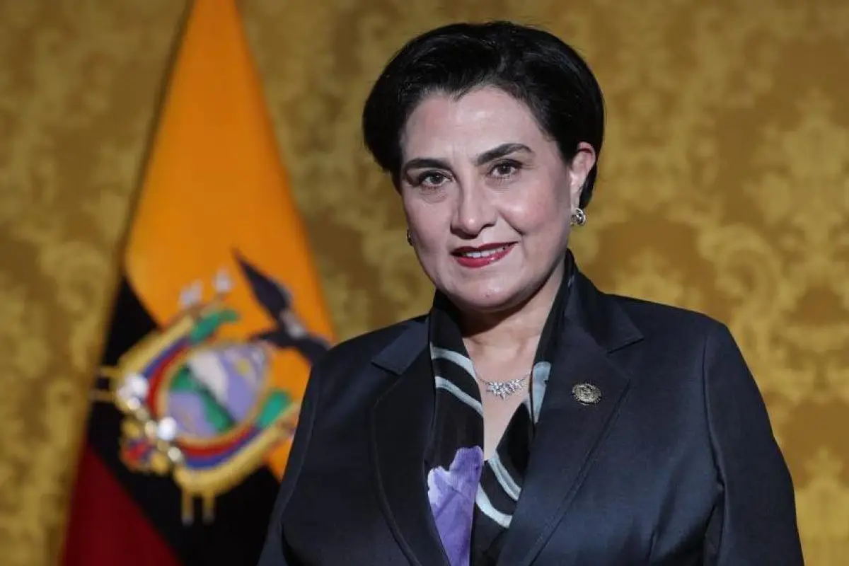 La canciller Gabriela Sommerfeld descarta bombardeos de Ecuador hacia Colombia.