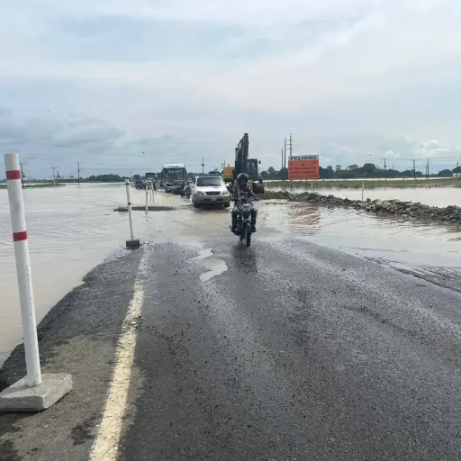 El agua desciende y Babahoyo comienza a levantarse tras las inundaciones que han dejado fallecidos y millones en pérdidas