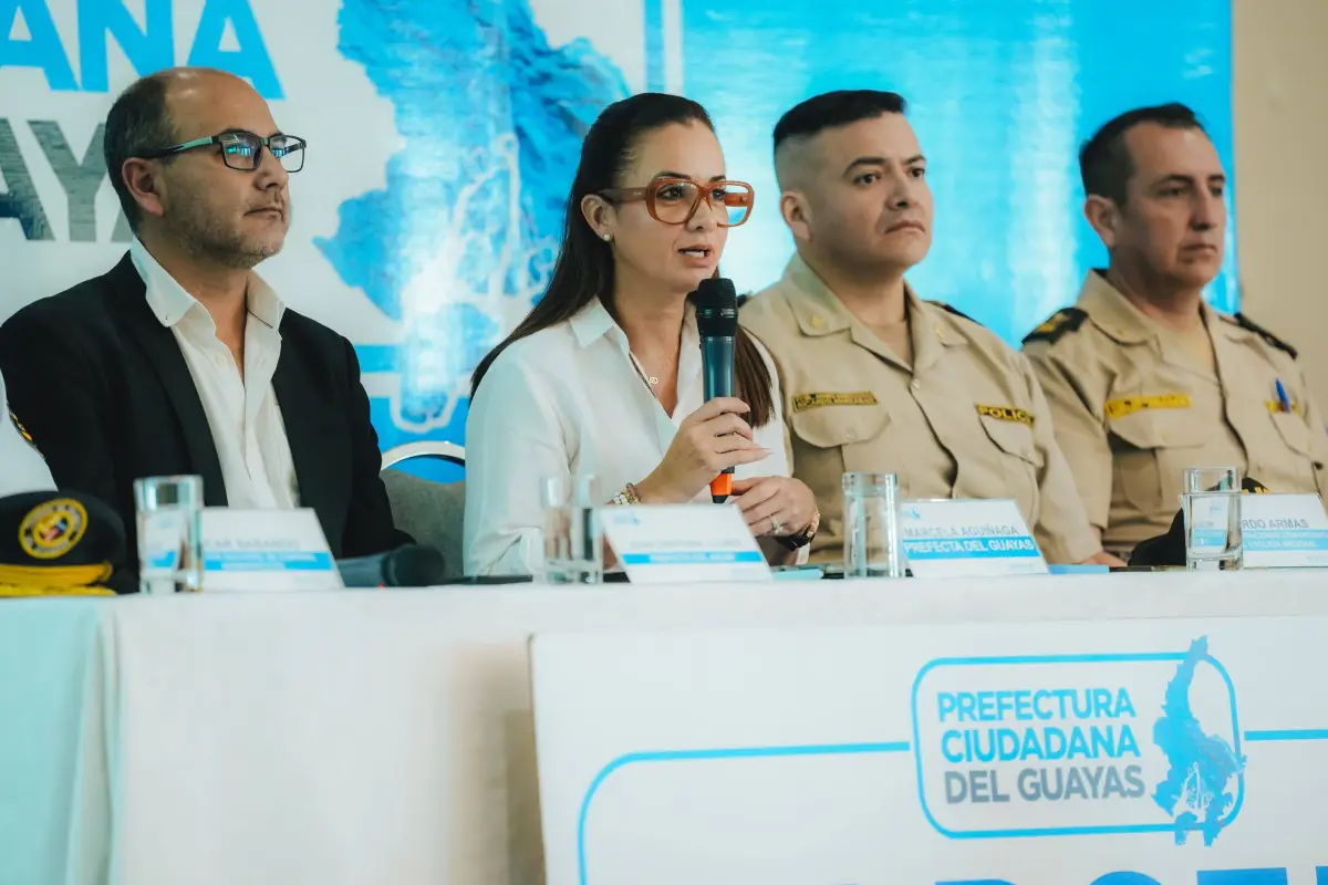 Marcela Aguiñaga, prefecta del Guayas, sobre concesiones viales y disputa con ministro Roberto Luque.
