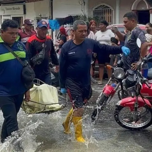 Tragedia en Babahoyo: Un hombre muere ahogado tras caer de su cama en vivienda inundada