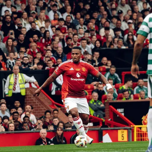 Antonio Valencia estará en un partido de leyendas del Manchester United