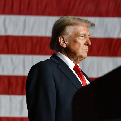 Donald Trump lidera coalición naval para liberar el estrecho de Ormuz