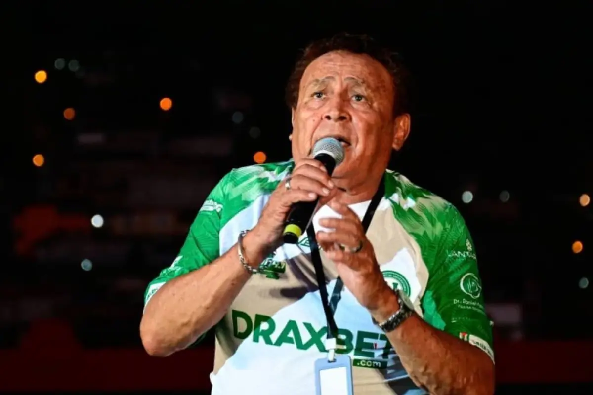Liga de Portoviejo vive su gran fiesta en el estado Reales Tamarindos antes del pitazo inicial.