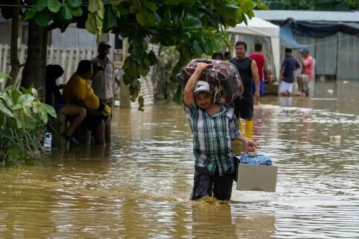 Lluvias en Ecuador: Alerta por desbordamiento de 28 ríos, el temporal ya deja 13 fallecidos en varias provincias.