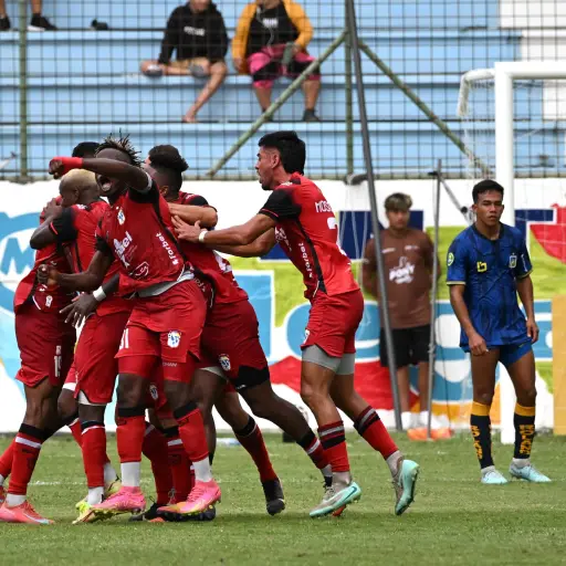 Delfín calentó redes, pero Manta respondió en la cancha: victoria 1-0 y cargadas virales  