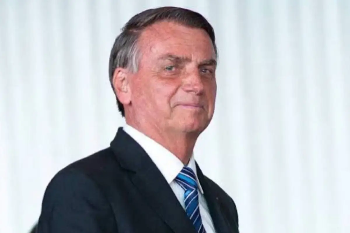Jair Bolsonaro presenta mejoría renal en cuidados intensivos pese a nuevos signos de inflamación.