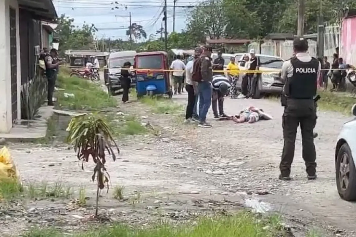 El cuerpo quedó sin vida en la calle., Redes sociales