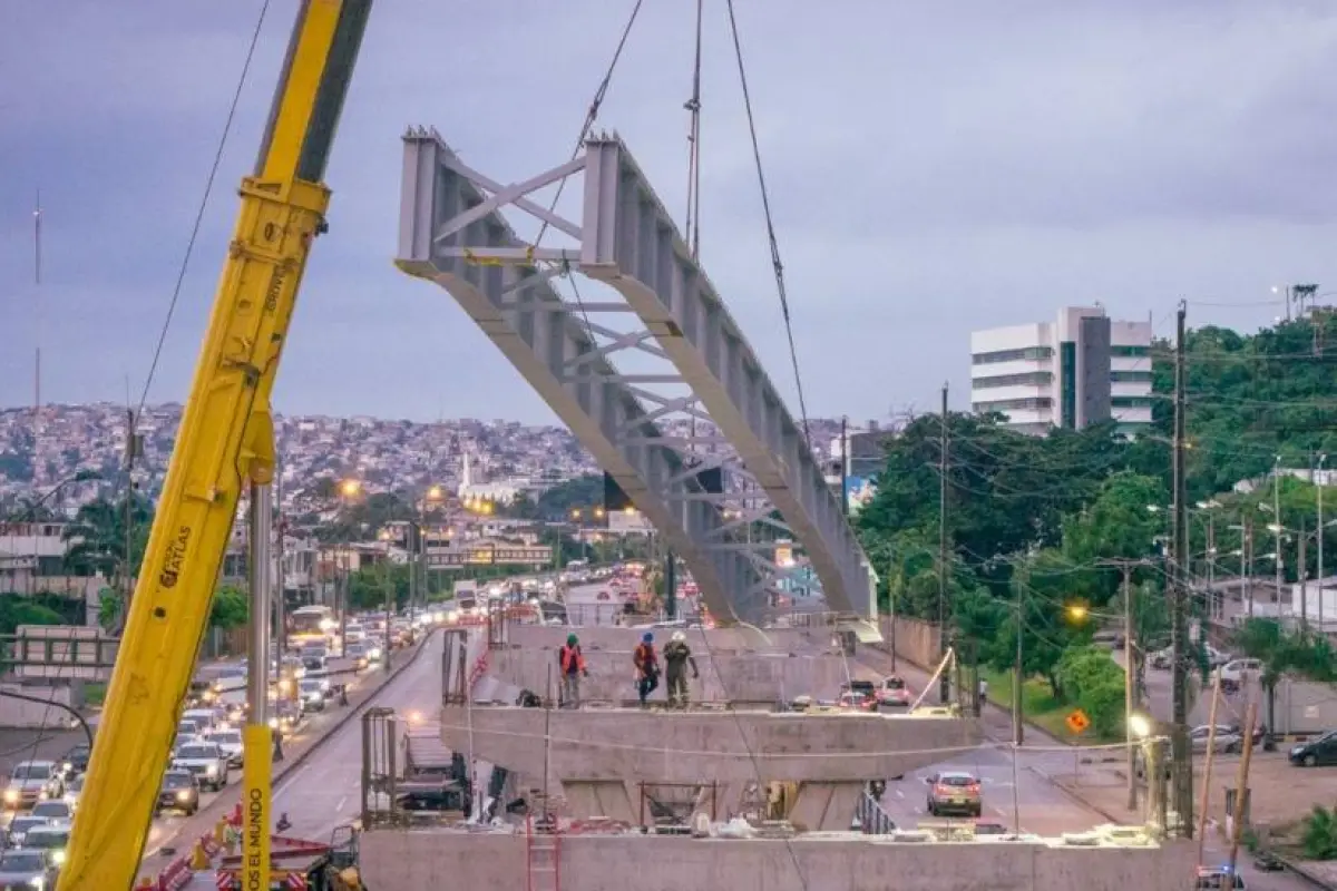 Paso elevado en la Av . del Bombero tiene un 23% de avance de obra., Municipio de Guayaquil