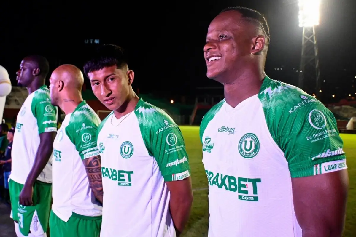 Liga de Portoviejo presentó el pasado sábado su plantilla de jugadores para la Serie B