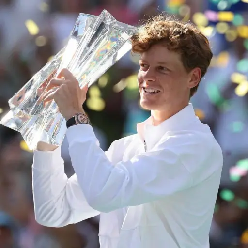 Jannik Sinner gana el título de Indian Wells 2026 ante Medvedev y suma su vigésimo quinto trofeo ATP