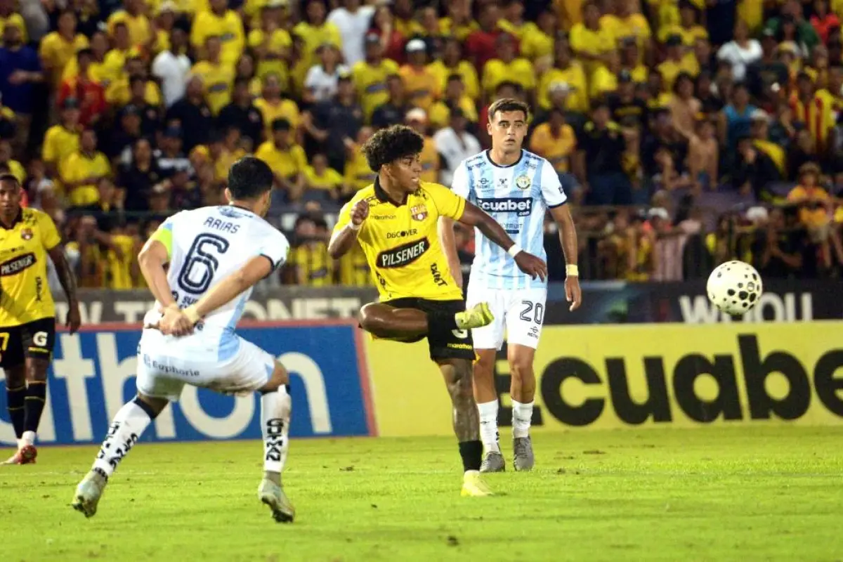 Dramático empate entre Barcelona SC y Guayaquil City en el estadio Christian Benítez.