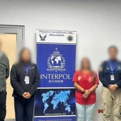 España recibe a ciudadana condenada por tráfico de drogas en Ecuador