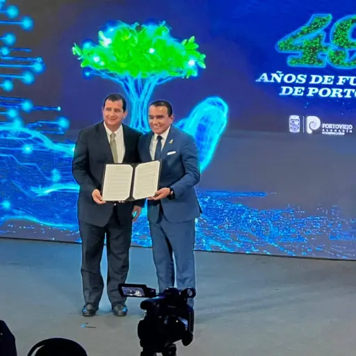 Autoridades nacionales y locales participan en la sesión solemne por los 491 años de Portoviejo