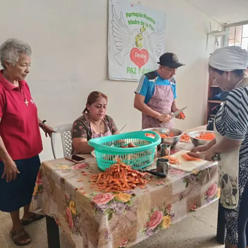 El Comedor Catarina Compostela, un oasis de solidaridad para más de 40 familias 