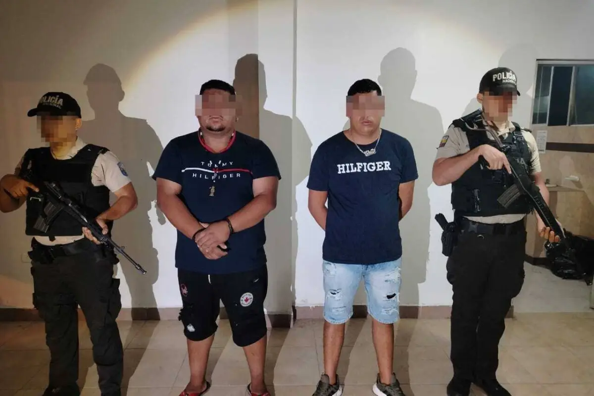Santo Domingo Policía recupera camioneta reportada como robada en control del peaje vía Quito