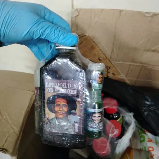 Arcsa controla 93 establecimientos y retira más de 26.800 productos irregulares en Santo Domingo